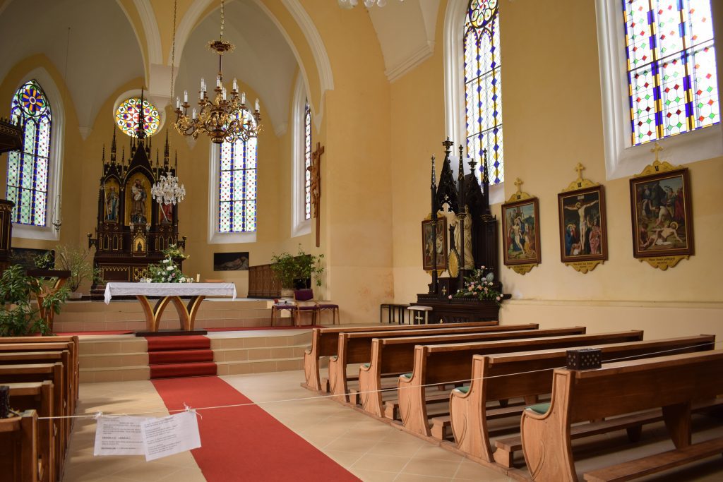http://Altar%20and%20Sanctuary